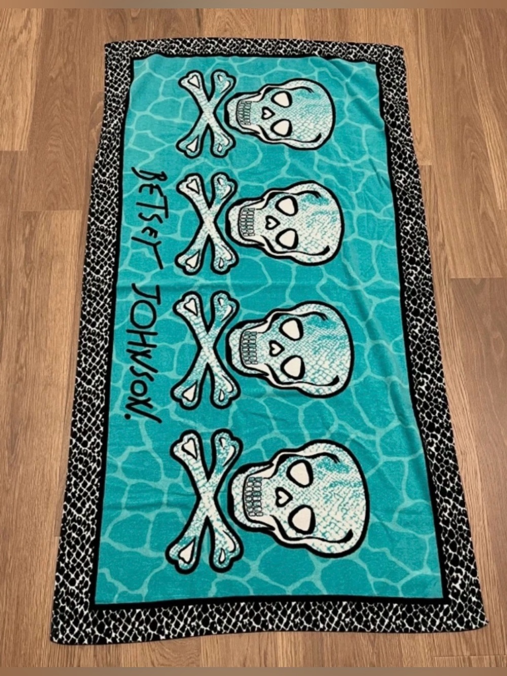 BETSEY JOHNSON Beach Towel Skull Skeleton Crossbones Goth 2017 Blue Black Pool